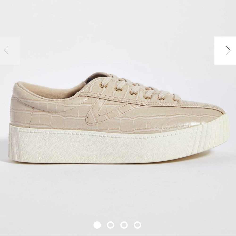 Tretorn Embossed Platform Sneakers Natural Womens 8 Shoes Beige Pink Crocodile